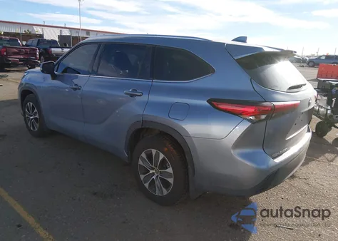 2021 Toyota Highlander Xle z USA, uszkodzony, nr VIN 5TDHZRBH9MS154547